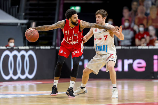 守和进攻中 守和进攻中