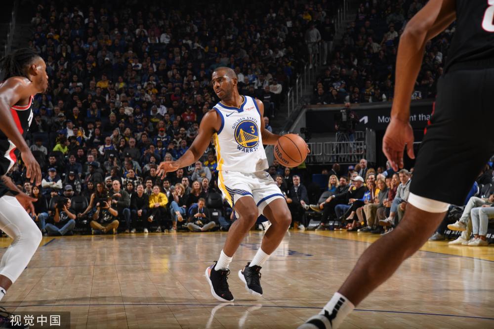 球迷们翘首 球迷们翘首