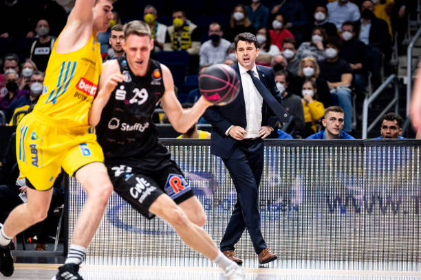 3年逐步成 3年逐步成